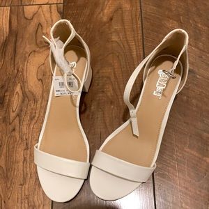 Brash brand white mid heel sandals size 8 NWT